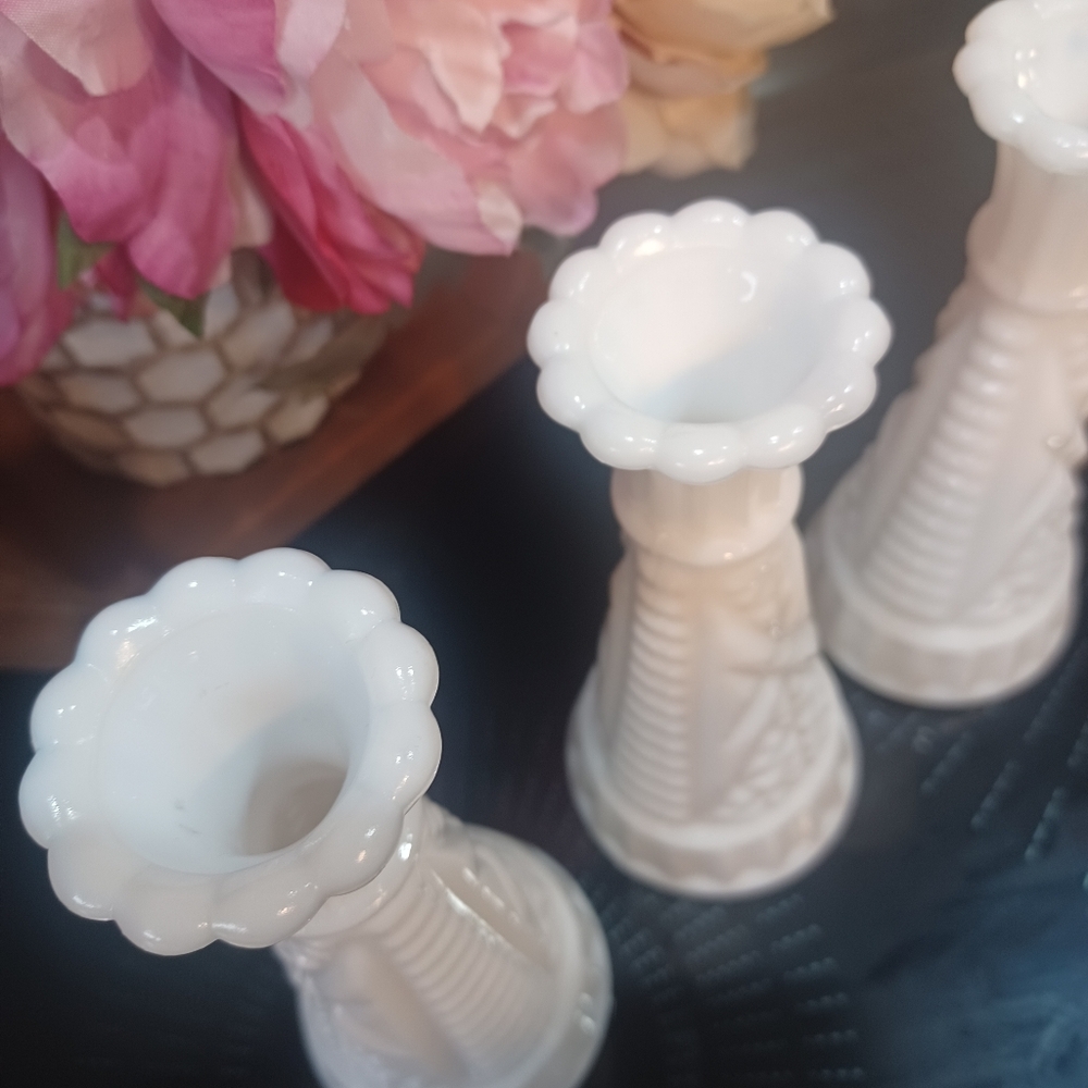 Vintage Milk Glass Bud Vase Set Of 3 - Picture 4 of 7